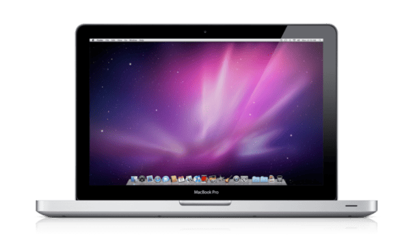 Le premier MacBook Pro de 13,3 pouces était très épais. Il rejoignait dans la gamme les modèles 15 et 17 pouces. Le premier MacBook Pro de 13,3 pouces était très épais. Il rejoignait dans la gamme les modèles 15 et 17 pouces.