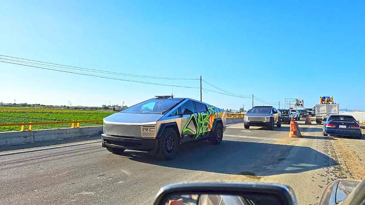 Tesla Cybertruck en route pour Baja // Source : @The_EVGuy - Twitter Tesla Cybertruck en route pour Baja // Source : @The_EVGuy - Twitter