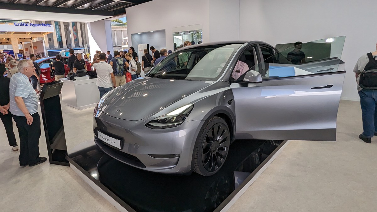 Tesla Model Y au salon IAA 2023 // Source : Raphaelle Baut Tesla Model Y au salon IAA 2023 // Source : Raphaelle Baut