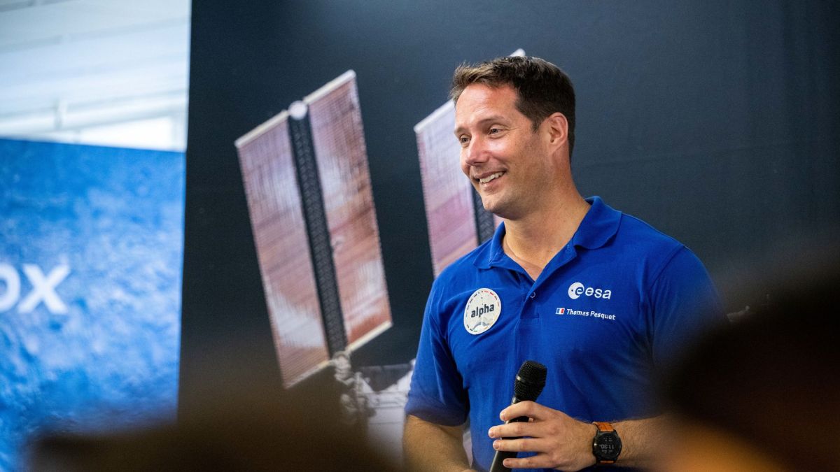 Sourire Colgate. // Source : CNES / Lancelot Frédéric, 2022 (photo recadrée) Sourire Colgate. // Source : CNES / Lancelot Frédéric, 2022 (photo recadrée)
