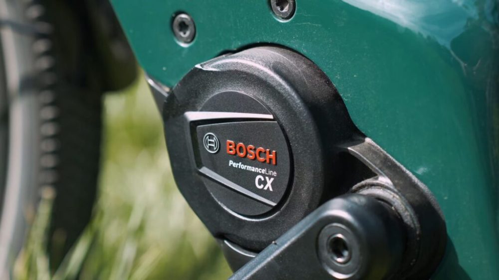 Le moteur Bosch performance line CX du Trek Allant+ 6 est placé au niveau du pédalier // Source : Numerama Le moteur Bosch performance line CX du Trek Allant+ 6 est placé au niveau du pédalier // Source : Numerama