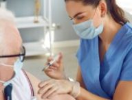 Le vaccin contre le covid ouvre, comme celui de la grippe, le 15 octobre 2024. // Source : Canva