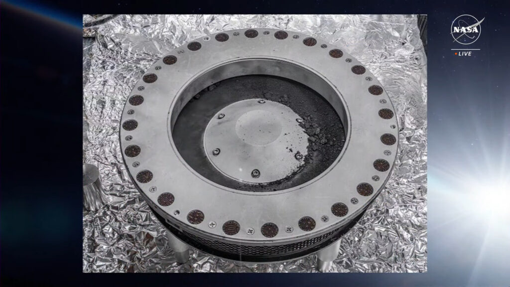 Les échantillons d'astéroïde de la mission Osiris-Rex // Source : YT/Nasa Les échantillons d'astéroïde de la mission Osiris-Rex // Source : YT/Nasa