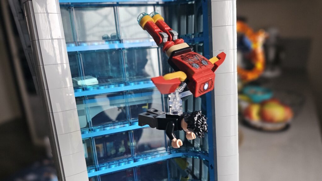 Tour Avengers en Lego // Source : Maxime Claudel pour Numerama