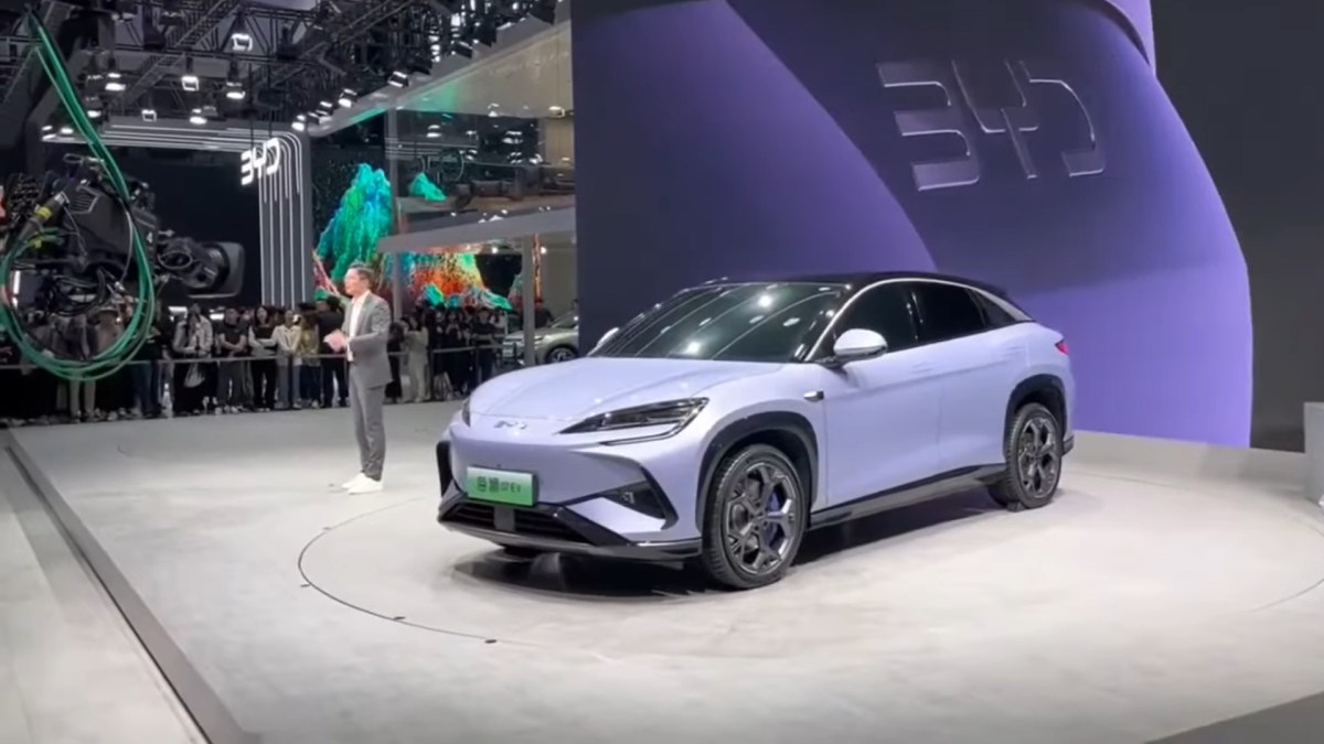Byd Sea Lion au salon de Guangzhou // Source : extrait video BYD Fan Byd Sea Lion au salon de Guangzhou // Source : extrait video BYD Fan
