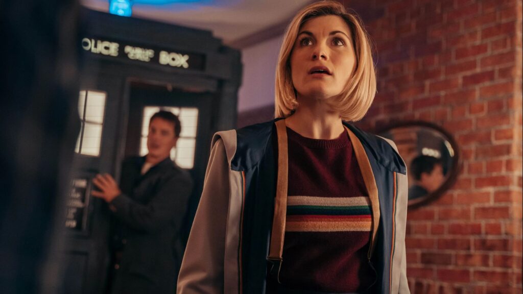 Jodie Whittaker a été la première femme à incarner le Docteur, en 2018. // Source : BBC Jodie Whittaker a été la première femme à incarner le Docteur, en 2018. // Source : BBC