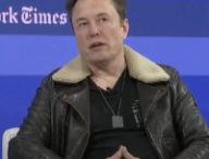 Elon Musk lors de la conférence DealBook dur New York Times. // Source : YouTube / NYT