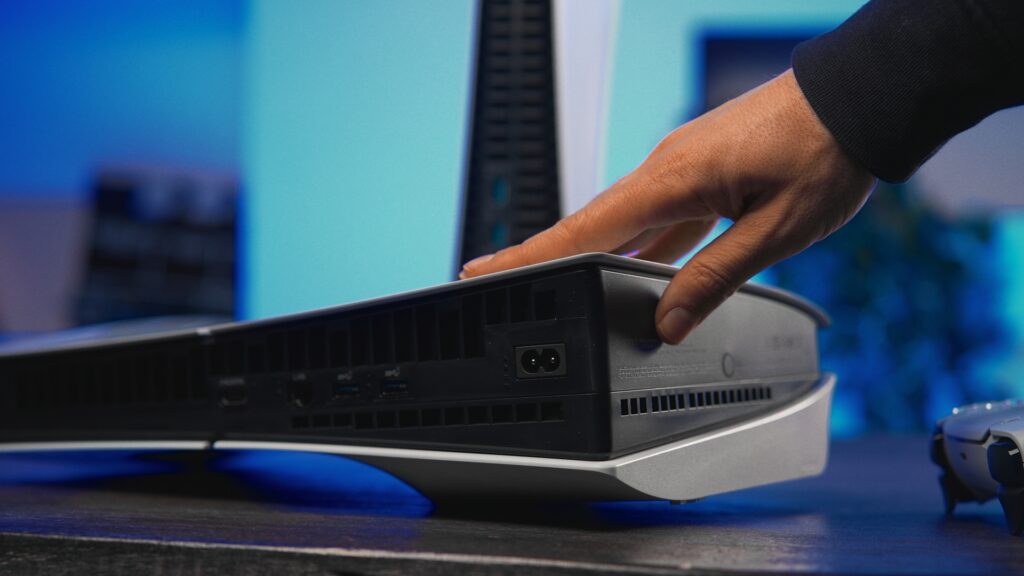 PS5 Slim // Source : Thomas Ancelle pour Numerama PS5 Slim // Source : Thomas Ancelle pour Numerama
