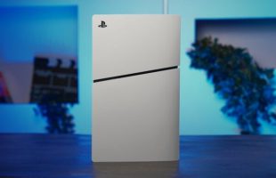 PS5 Slim // Source : Thomas Ancelle pour Numerama PS5 Slim // Source : Thomas Ancelle pour Numerama