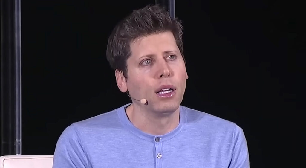 Sam Altman interviewé par le WSJ // Source : Screenshot YouTube/Wall Street Journal Sam Altman interviewé par le WSJ // Source : Screenshot YouTube/Wall Street Journal