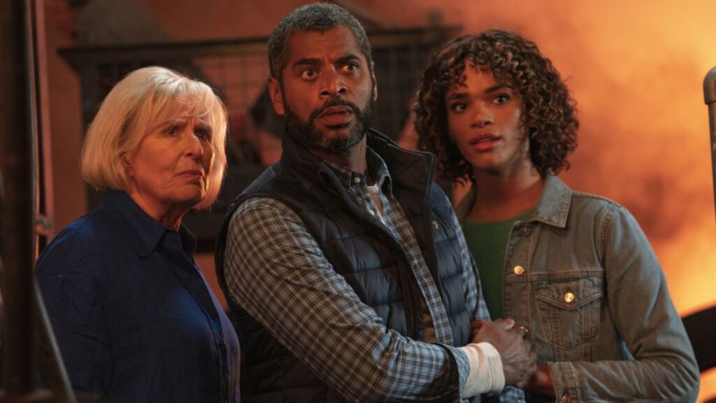 La famille de Donna dans le trialer : Sylvia, Shaun, Rose. // Source : BBC La famille de Donna dans le trialer : Sylvia, Shaun, Rose. // Source : BBC