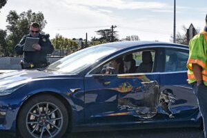 Accident en Tesla : le début des ennuis // Source : Chris Yarzab - flickr Accident en Tesla : le début des ennuis // Source : Chris Yarzab - flickr