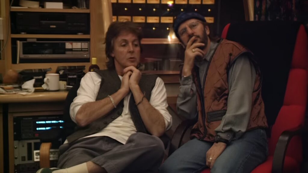 Paul McCartney et Ringo Starr en studio d'enregistrement // Source : YouTube / The Beatles Paul McCartney et Ringo Starr en studio d'enregistrement // Source : YouTube / The Beatles