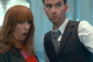 Donna et le 14e Docteur dans Doctor Who, Wild Blue Yonder. // Source : BBC