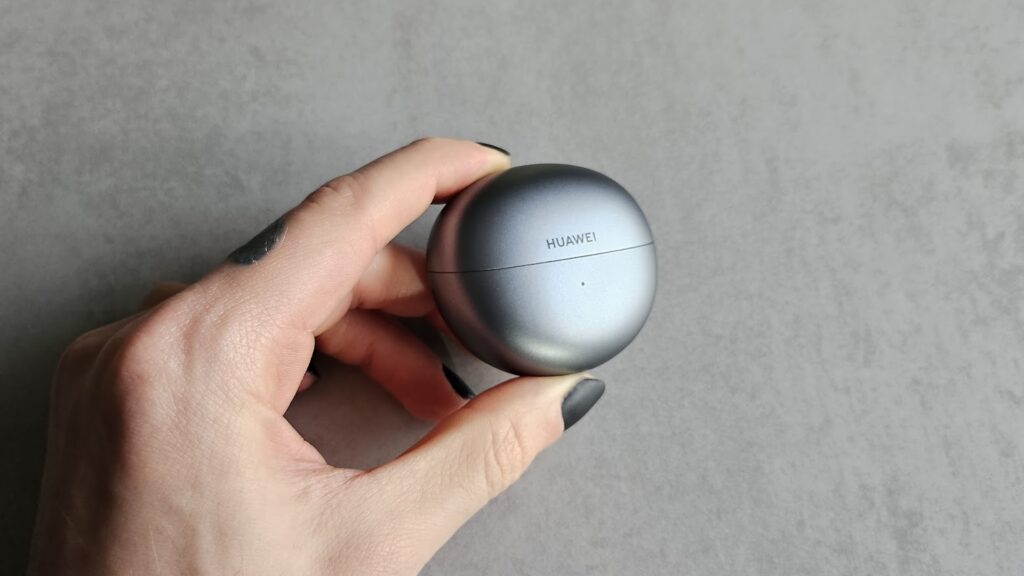 Huawei FreeClip // Source : Maxime Claudel pour Numerama Huawei FreeClip // Source : Maxime Claudel pour Numerama