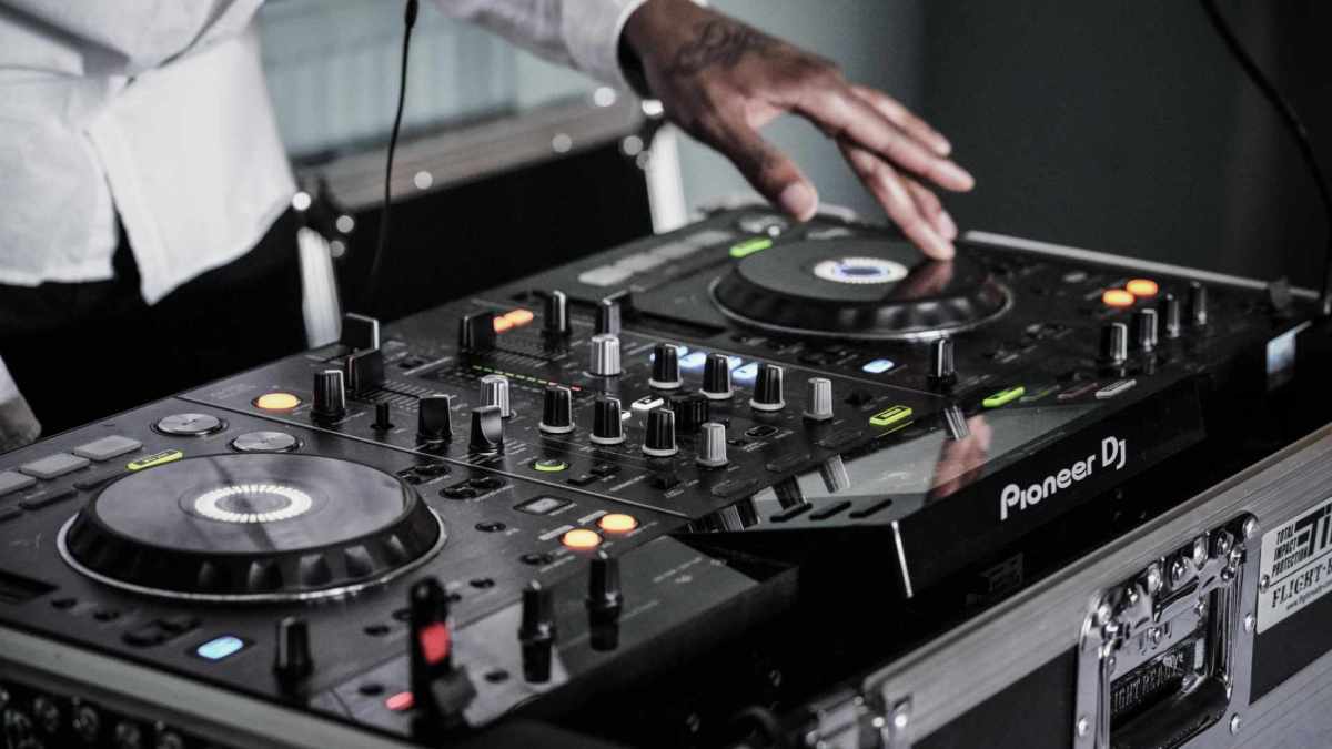 Vous allez pouvoir créer de la musique par IA avec Microsoft Copilot // Source : Yomex Owo / Unsplash Vous allez pouvoir créer de la musique par IA avec Microsoft Copilot // Source : Yomex Owo / Unsplash