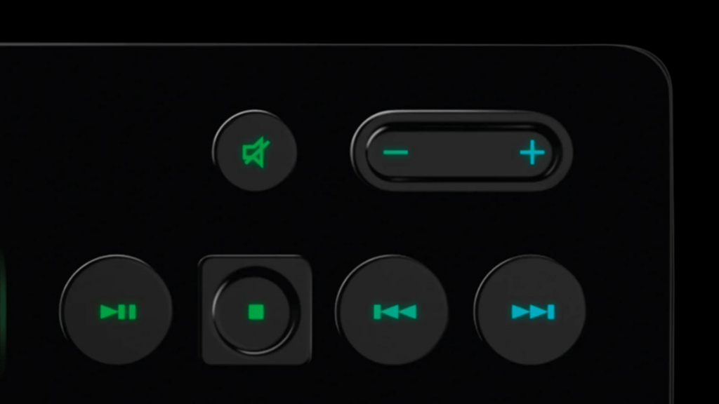 Les touches multimédia du G213 sont bien pratiques // Source : Logitech