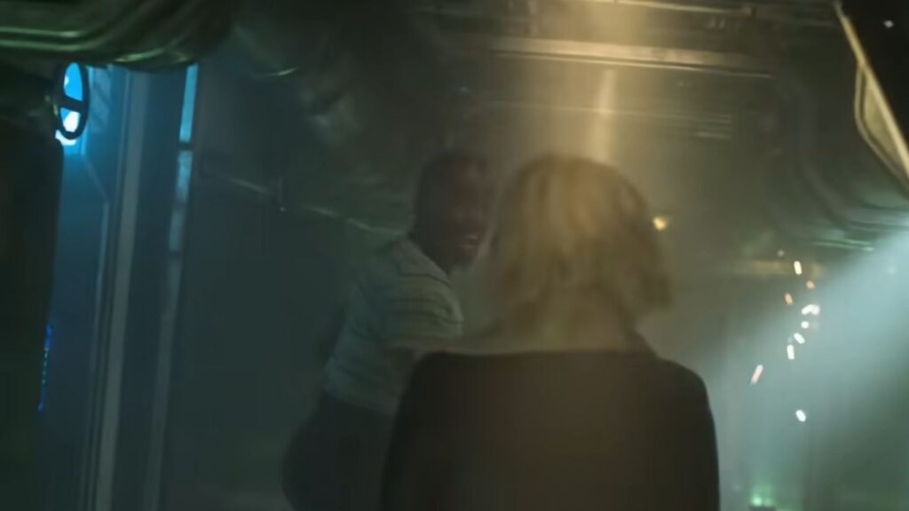 Le Quinzième Docteur et Ruby dans un teaser de Doctor Who. Cette scène est censée se passer en 2023... // Source : BBC/Doctor Who Le Quinzième Docteur et Ruby dans un teaser de Doctor Who. Cette scène est censée se passer en 2023... // Source : BBC/Doctor Who