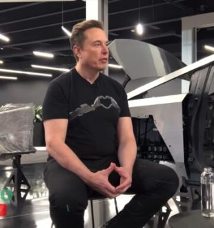 Elon Musk en interview // Source : Extrait vidéo Munro Live Elon Musk en interview // Source : Extrait vidéo Munro Live