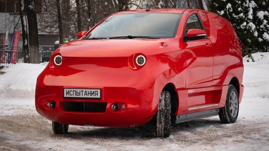 Voiture russe Avtotor Amber // Source : Twitter Voiture russe Avtotor Amber // Source : Twitter