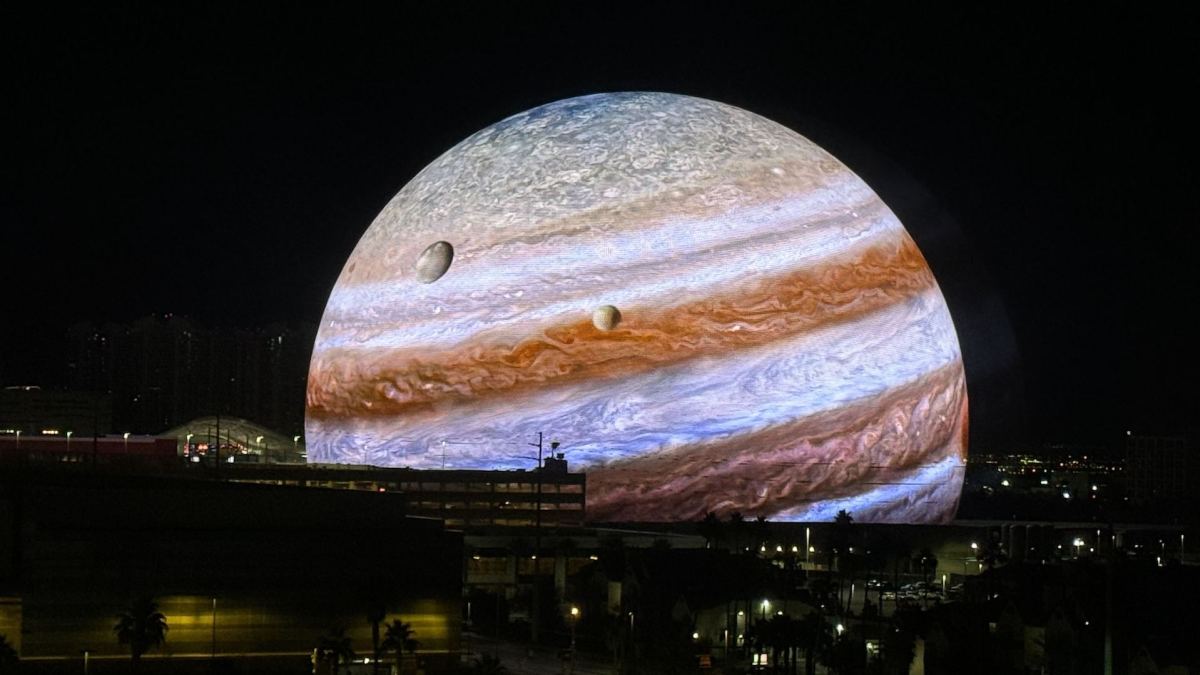 Quand la sphère devient Jupiter // Source : Numerama/Nicolas Lellouche Quand la sphère devient Jupiter // Source : Numerama/Nicolas Lellouche