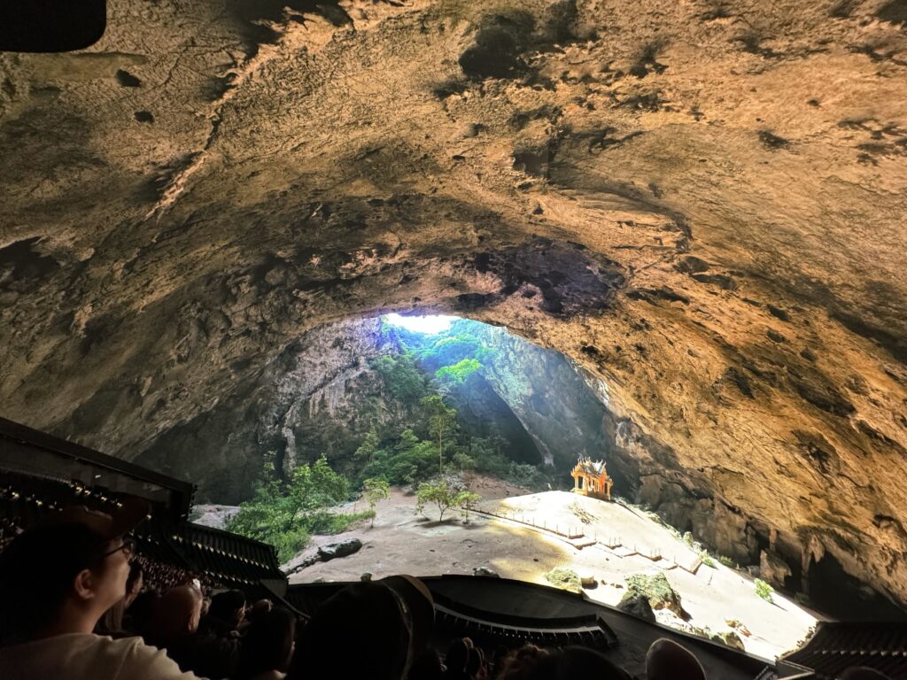 Ceci est une salle de cinéma. Ceci est une salle de cinéma.