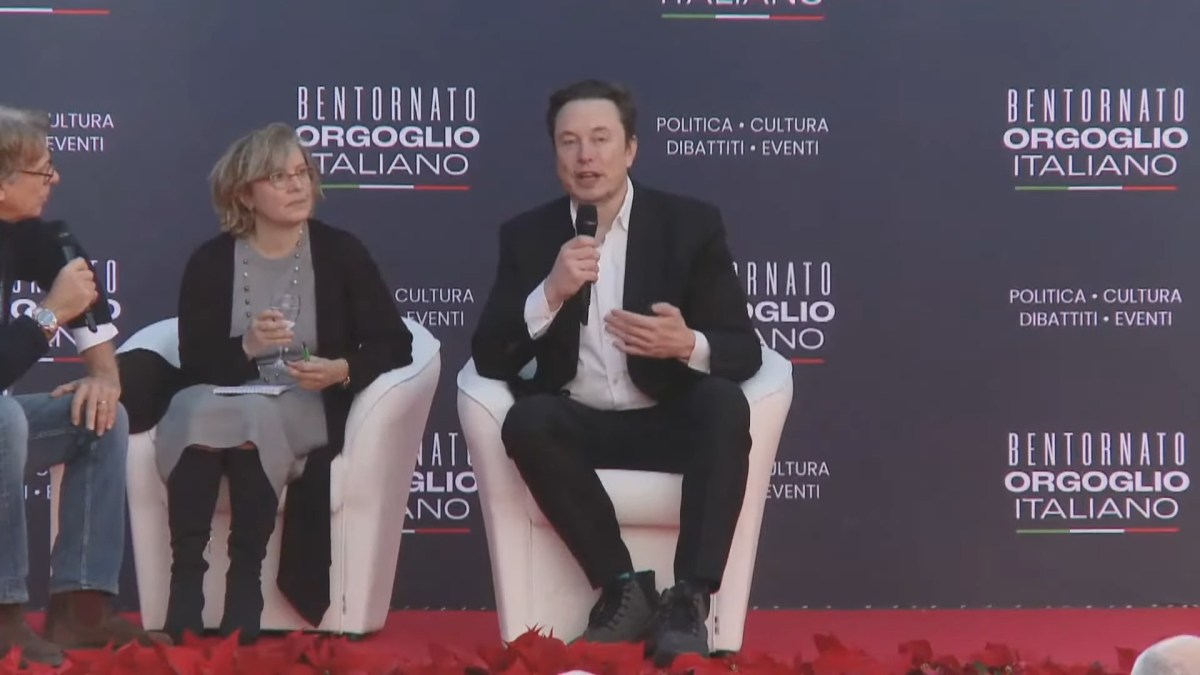 Elon Musk au festival Atreju en Italie. // Source : YouTube Elon Musk au festival Atreju en Italie. // Source : YouTube