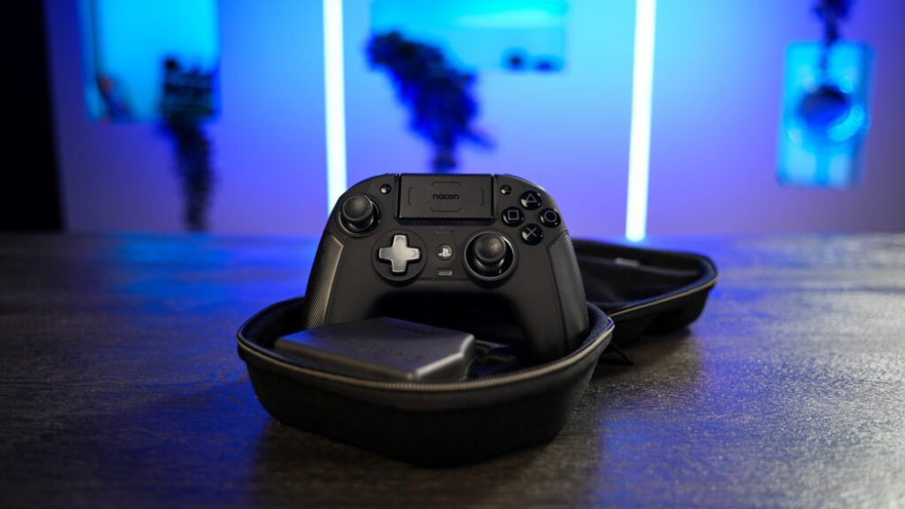 Manette Nacon Revolution 5 Pro // Source : Nino Barbey pour Numerama Manette Nacon Revolution 5 Pro // Source : Nino Barbey pour Numerama