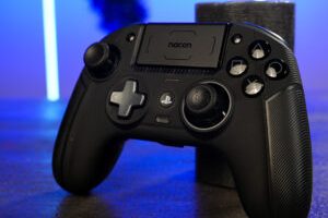 Manette Nacon Revolution 5 Pro // Source : Nino Barbey pour Numerama