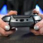 Manette Nacon Revolution 5 Pro // Source : Nino Barbey pour Numerama Manette Nacon Revolution 5 Pro // Source : Nino Barbey pour Numerama