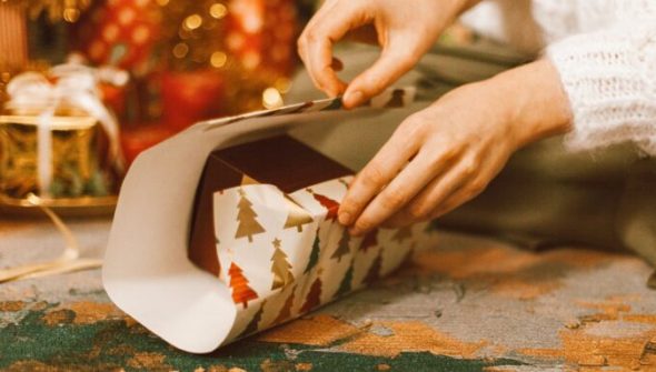 Papier cadeau. // Source : Canva Papier cadeau. // Source : Canva