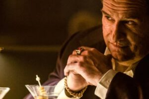 Colin Farrell, un acteur valide dans le rôle du Pingouin, un personnage handicapé // Source : HBO Max Colin Farrell, un acteur valide dans le rôle du Pingouin, un personnage handicapé // Source : HBO Max