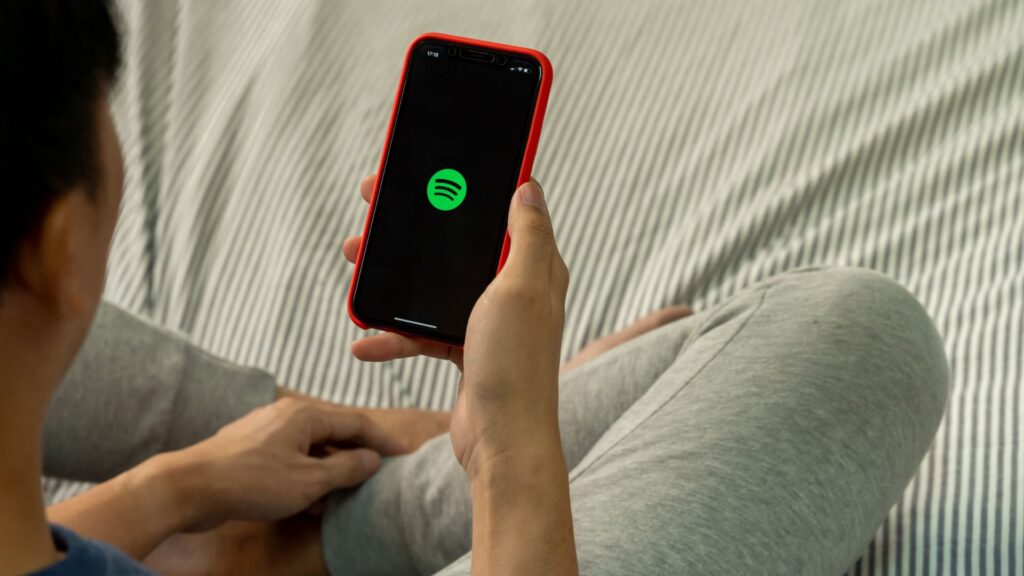 Les tarifs de Spotify vont augmenter courant 2024. // Source : Canva Les tarifs de Spotify vont augmenter courant 2024. // Source : Canva