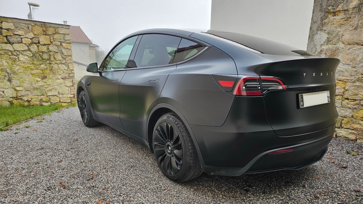 La Tesla Model Y après 1 an et 30 000 km // Source : Bob Jouy pour Numerama La Tesla Model Y après 1 an et 30 000 km // Source : Bob Jouy pour Numerama