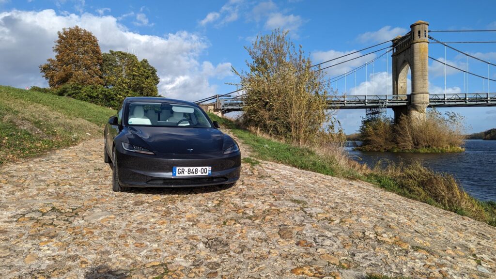 Tesla Model 3 (2023) // Source : Raphaelle Baut pour Numerama Tesla Model 3 (2023) // Source : Raphaelle Baut pour Numerama
