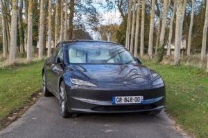 Tesla Model 3 (2023) // Source : Raphaelle Baut pour Numerama