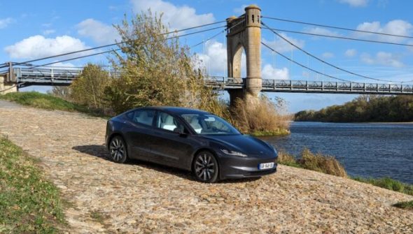 Tesla Model 3 (2023) // Source : Raphaelle Baut pour Numerama