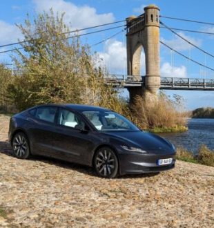 Tesla Model 3 (2023) // Source : Raphaelle Baut pour Numerama Tesla Model 3 (2023) // Source : Raphaelle Baut pour Numerama