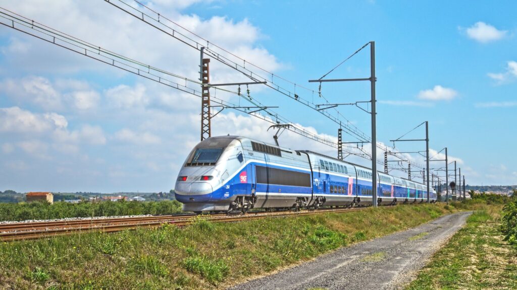 Un TGV. // Source : Flickr/CC/Luis Zamora (eldelinux) (photo recadrée) Un TGV. // Source : Flickr/CC/Luis Zamora (eldelinux) (photo recadrée)