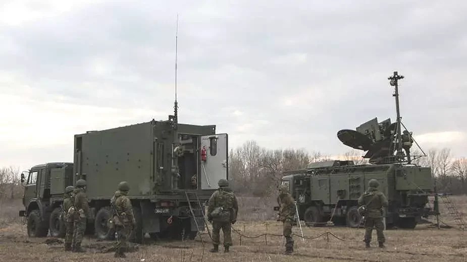 Un système de défense anti-aérienne RB-109A Bylina. // Source : topwar.ru Un système de défense anti-aérienne RB-109A Bylina. // Source : topwar.ru