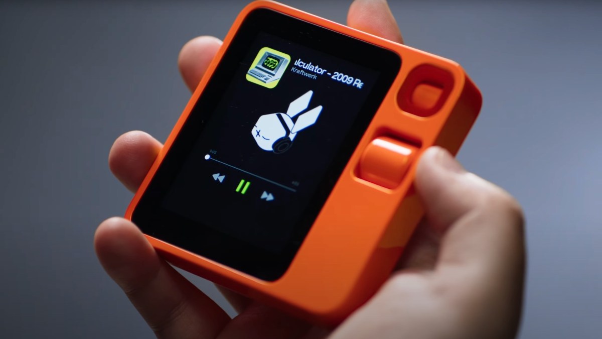 rabbit r1 // Source : Capture YouTube rabbit r1 // Source : Capture YouTube