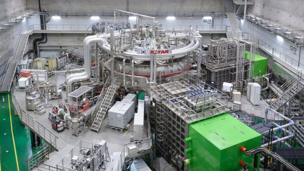 Le tokamak, réacteur à fusion nucléaire, KSTAR. Installé en Corée du Sud. // Source : Korea Institute of Fusion Energy (KFE) Le tokamak, réacteur à fusion nucléaire, KSTAR. Installé en Corée du Sud. // Source : Korea Institute of Fusion Energy (KFE)