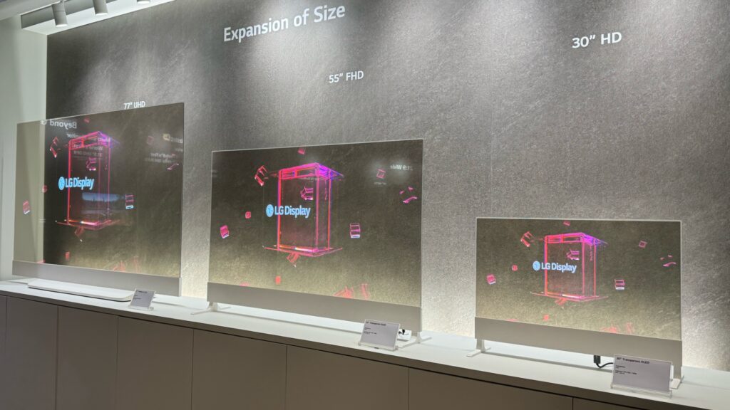 Pour la première fois, LG Display commercialise différentes tailles d'écrans transparents. Le fournisseur teste l'intérêt de ses partenaires. // Source : Numerama Pour la première fois, LG Display commercialise différentes tailles d'écrans transparents. Le fournisseur teste l'intérêt de ses partenaires. // Source : Numerama
