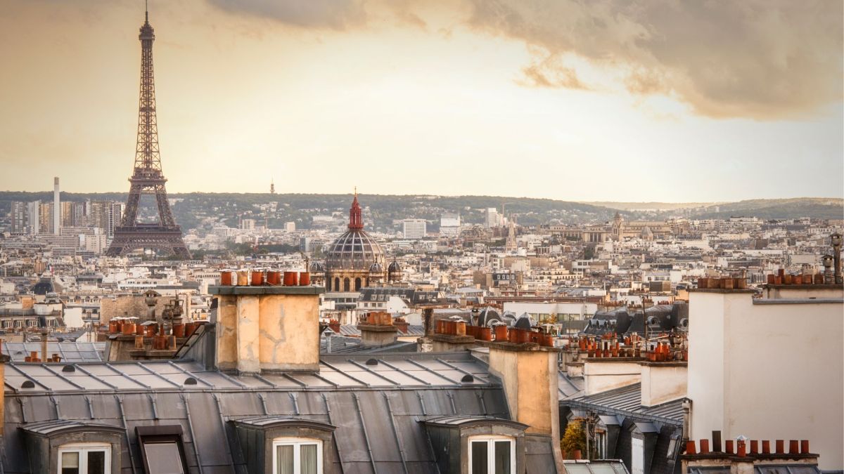 À l'approche des JO de Paris, des propriétaires essayent de transformer leur bien en logement touristique. // Source : Canva À l'approche des JO de Paris, des propriétaires essayent de transformer leur bien en logement touristique. // Source : Canva