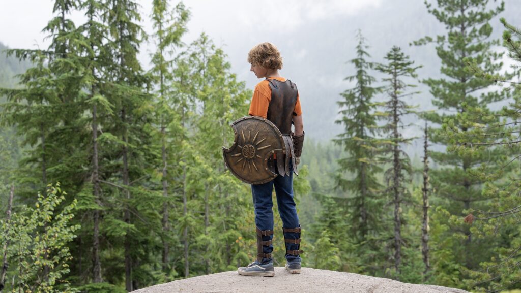 Percy Jackson version 2023 est prêt à castagner les méchants // Source : Disney+ Percy Jackson version 2023 est prêt à castagner les méchants // Source : Disney+