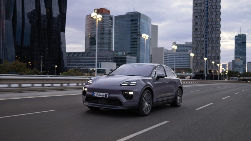 Porsche Macan 4 // Source : Porsche Porsche Macan 4 // Source : Porsche