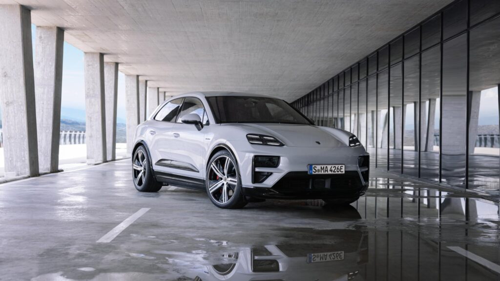 Porsche Macan Turbo // Source : Porsche Porsche Macan Turbo // Source : Porsche