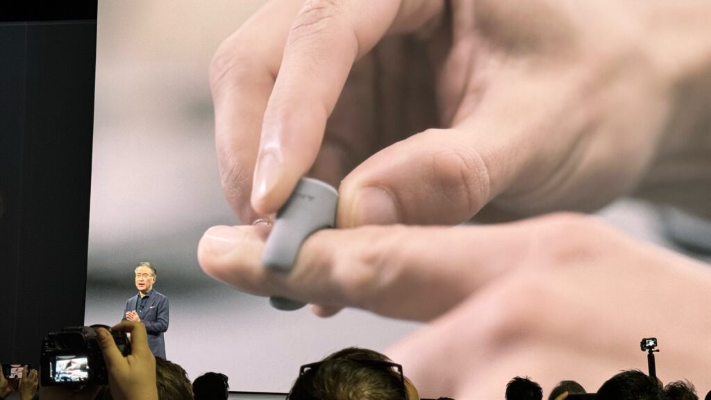 La bague du casque Sony. // Source : Numerama La bague du casque Sony. // Source : Numerama