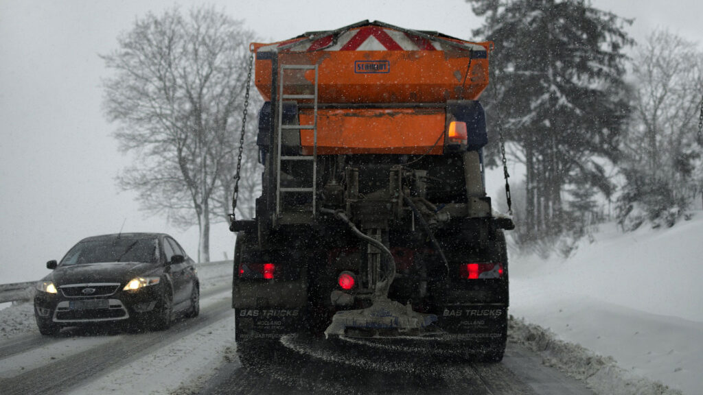 Engin de déneigement (sableuse) // Source : Jerzy Górecki - Pixabay Engin de déneigement (sableuse) // Source : Jerzy Górecki - Pixabay