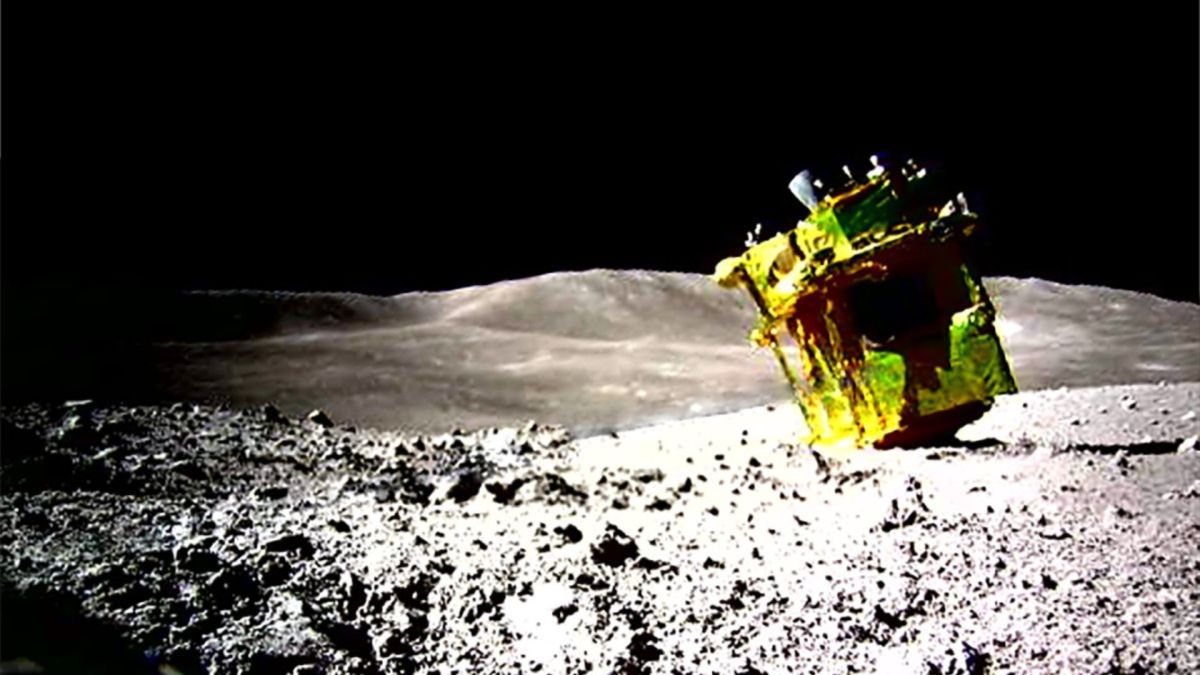 SLIM sur la Lune. // Source : Jaxa / Thomas Appéré (image recadrée) SLIM sur la Lune. // Source : Jaxa / Thomas Appéré (image recadrée)
